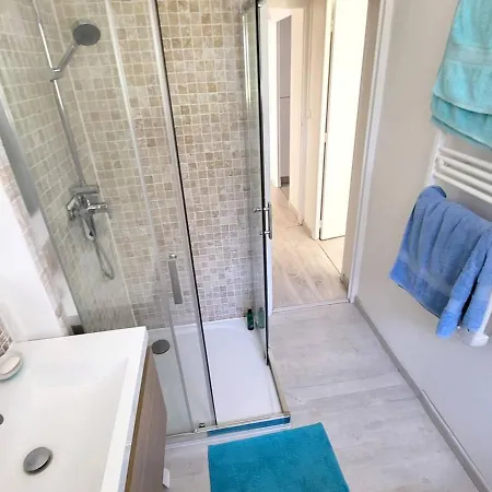 T2 A Six-fours - Terrasse Et Proximite - Securisee - Fr-1-316-232 Six-Fours-les-Plages