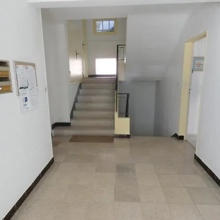 T2 A Six-fours - Terrasse Et Proximite - Securisee - Fr-1-316-232 *
